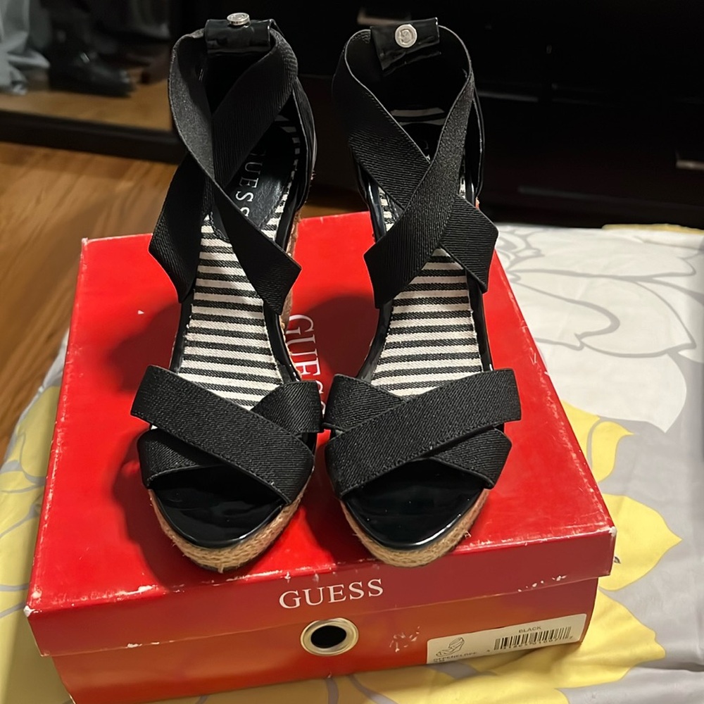 Black Guess GFPenelope size 8M